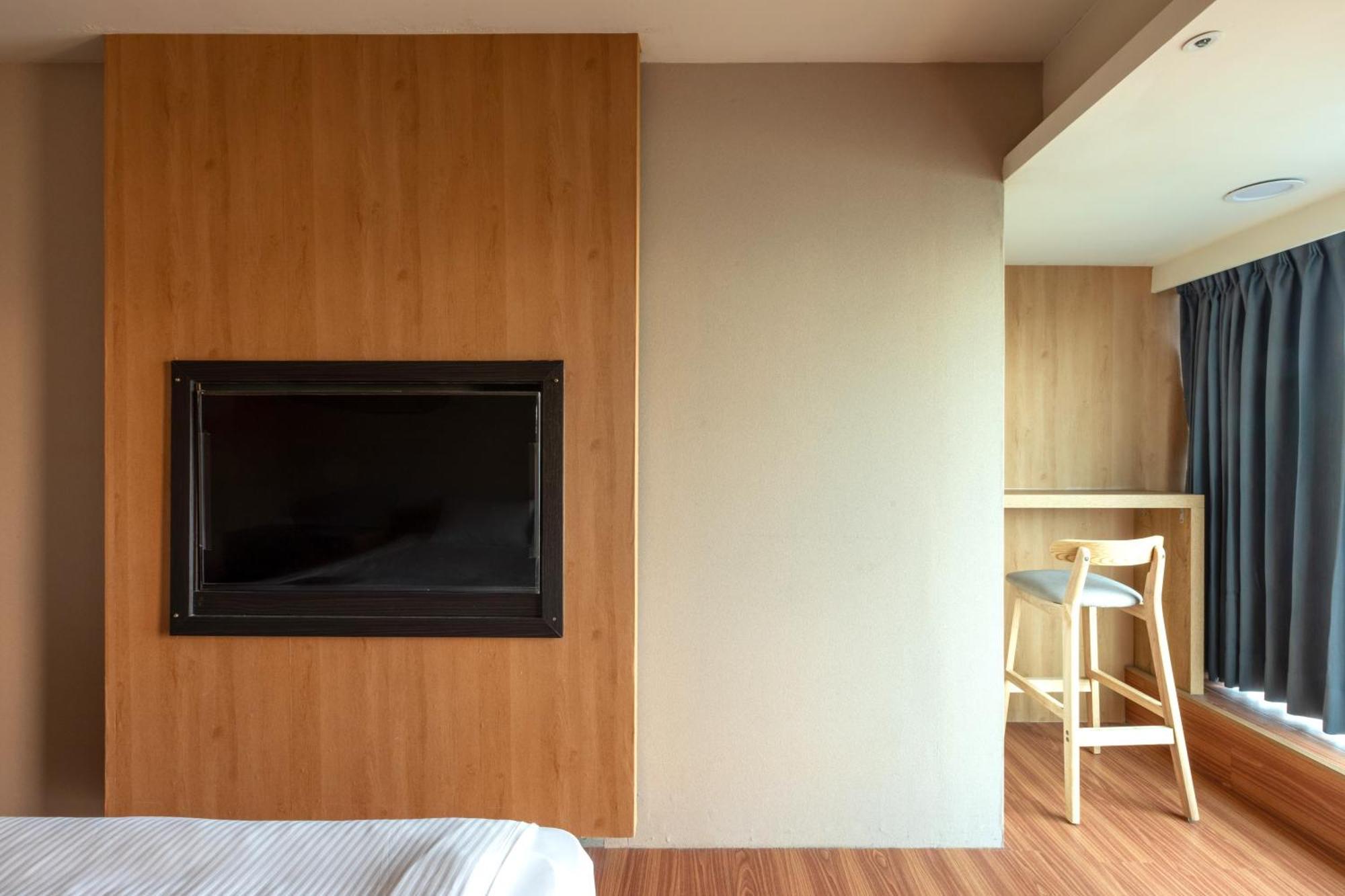 E Lim Hotel Zhongli Extérieur photo
