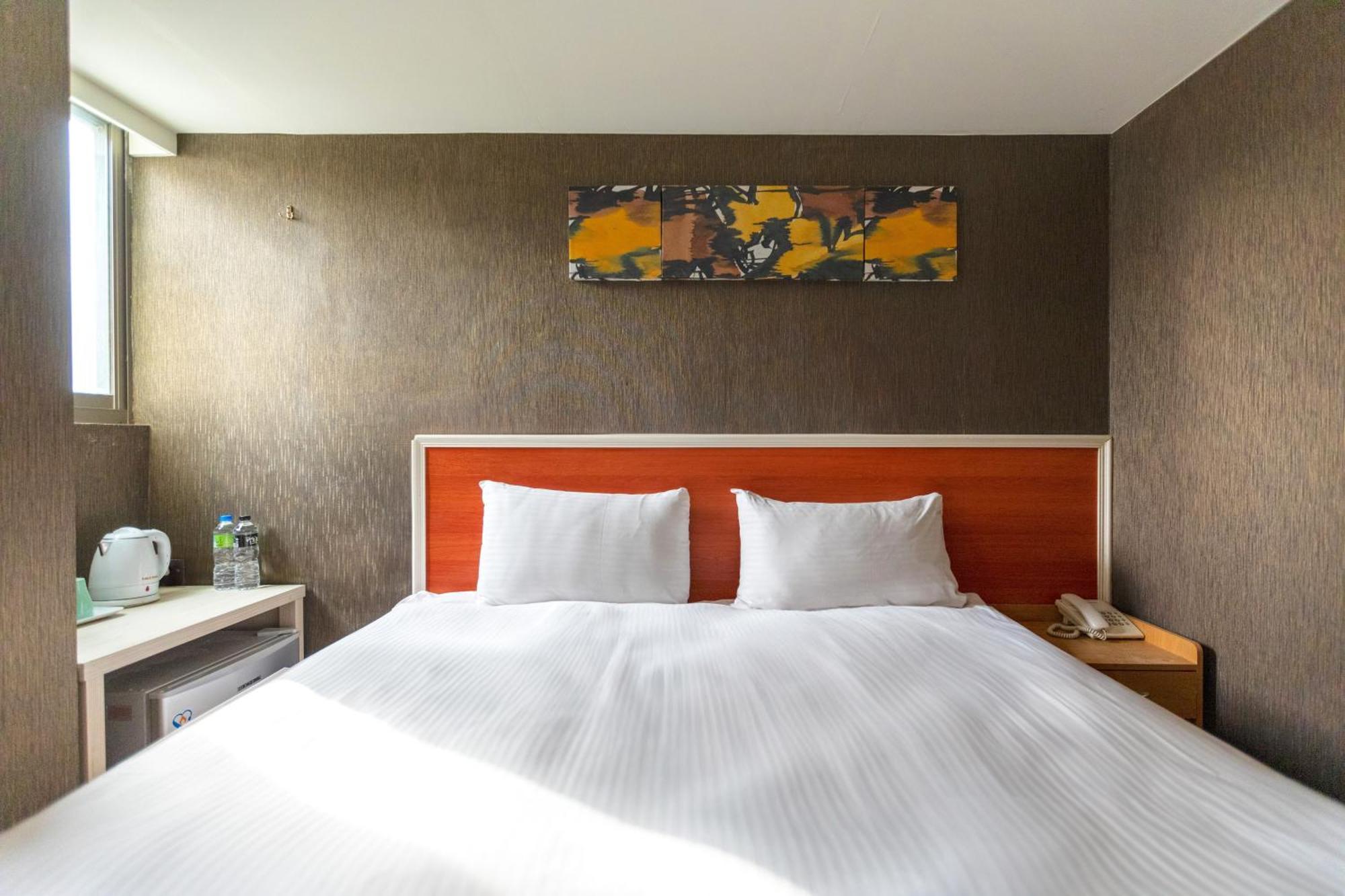 E Lim Hotel Zhongli Extérieur photo